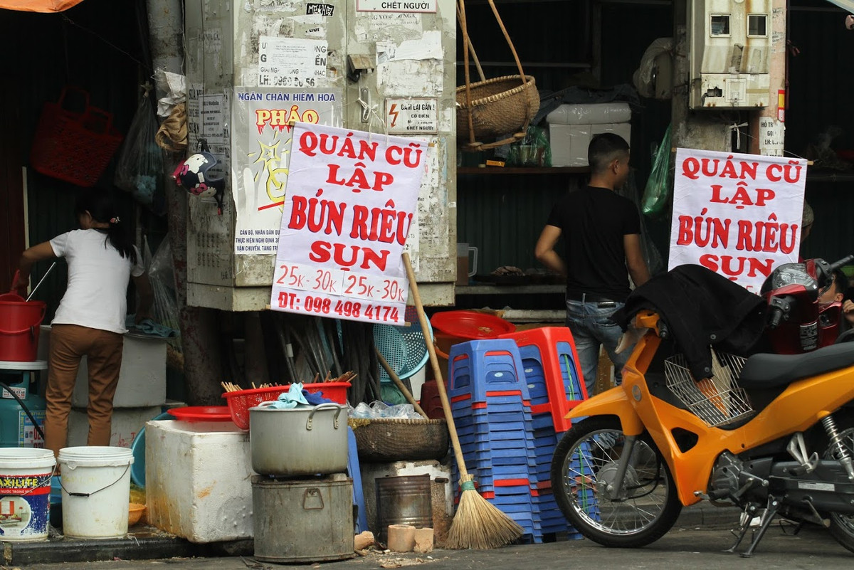 Nhiều người chấp nhận giá tăng ngày Tết vì cho rằng giá nguyên liệu đầu vào, thuê nhân viên ngày Tết cũng cao hơn, nhưng chất lượng món ăn vẫn phải đặt lên hàng đầu.
