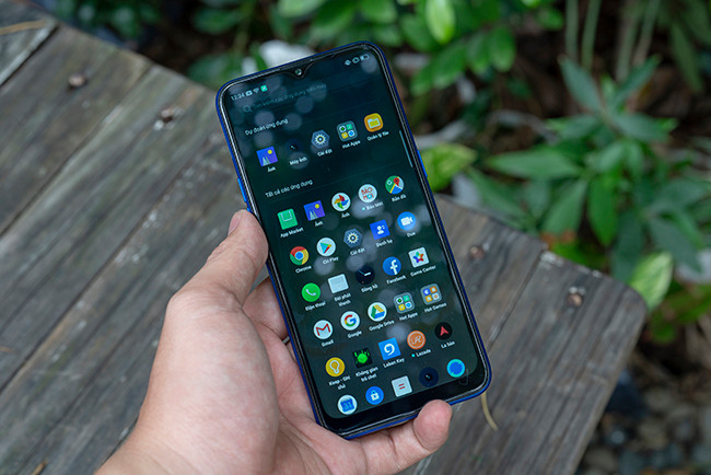 Phiên bản 3GB RAM + 32GB ROM sẽ chính thức bán ra khoảng 1 tuần sau đó với giá dự kiến trên dưới 3,7 triệu đồng.