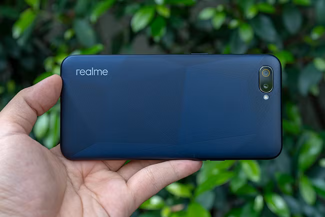 Phiên bản 2GB RAM + 16GB ROM sẽ được lên kệ vào ngày 1/6 với mức giá dự kiến dưới 3 triệu đồng.