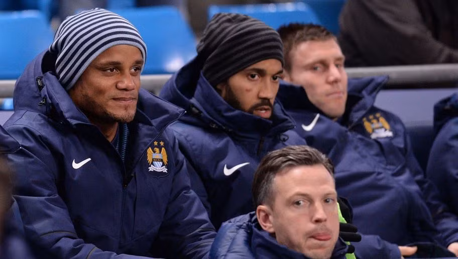 Các ông chủ đến từ Qatar đã bỏ ra hàng trăm triệu Bảng để nâng cấp đội hình Man City, chính vì vậy nên ngay trên băng ghế dự bị của họ có những cái tên đáng gờm như Fernando, Wilfried Bony, Jesús Navas, Martín Demichelis, Fabian Delph, Gael Clichy, Samir Nasri.