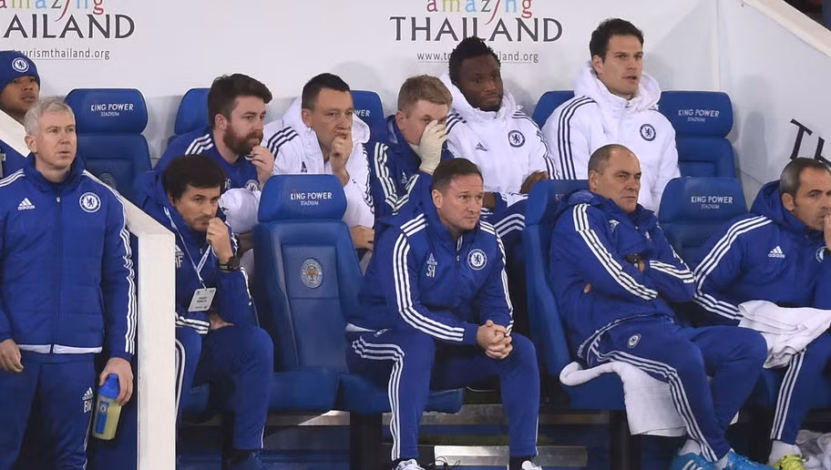 Mùa này, Chelsea đã có khởi đầu tồi tệ nhất kể từ năm 1986. Đây thật sự là kết quả khó hiểu với một đội bóng sở hữu đội hình giá trị nhất nhì Premier League, đó là chưa kể một băng ghế dự bị toàn sao như Pedro, Asmir Begovic, Gary Cahill, John Obi Mikel, Ramires, Falcao hay Loic Remy.