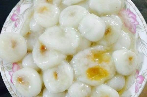 Còn với bánh trôi thì đường và nhân hòa quyện lại thành một do để quá lâu trong nồi cũng là điều khiến cho nhiều bạn trẻ biến tác phẩm của mình trở thành "phế phẩm".