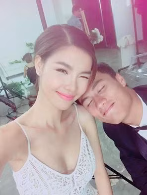 Nhưng sau tất cả, cặp đôi trên đã về chung một nhà và họ nhận được vô vàn những lời chúc trăm năm hạnh phúc từ NHM.