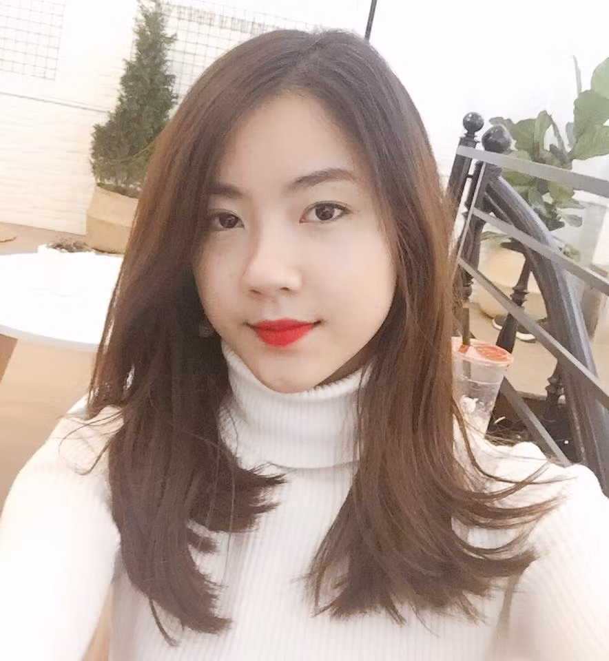 Cùng ngắm nhìn thêm hình ảnh xinh đẹp của cô giáo Nghệ An "gây bão" sau clip cover nhạc phim.