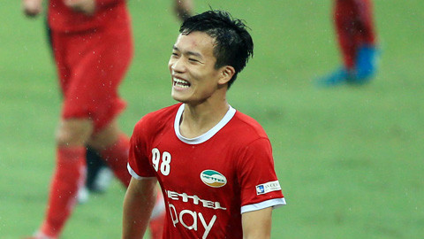 Theo tìm hiểu, cầu thủ đội tuyển Việt Nam này sinh ngày 11/1/1998, thuộc cung hoàng đạo Ma Kết. Anh sở hữu chiều cao nổi bật 1,83 m.