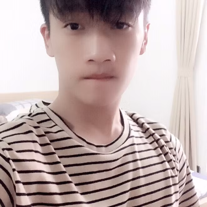 Ngay sau khi sau khi xuất hiện trên đội tuyển quốc gia, "Hội chị em" khen ngợi ngoại hình điển trai của Hoàng Đức, đồng thời tìm kiếm thông tin bên lề về anh, bên cạnh thành tích thi đấu.