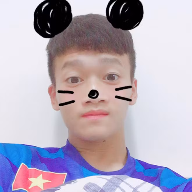 Nguyễn Hoàng Đức được đánh giá cao khi có thể chơi ở nhiều vị trí như trung vệ, tiền vệ trung tâm, tiền vệ công và tiền đạo. Ở CLB Viettel, bên cạnh Bùi Tiến Dũng, Hoàng Đức là cái tên được đánh giá cao nhất.