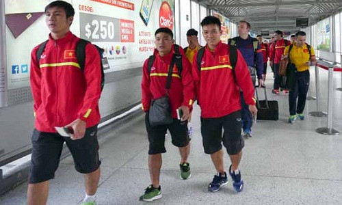 Futsal Viet Nam vat va, met moi doi dia diem thi dau-Hinh-2