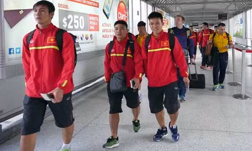 Futsal Viet Nam vat va, met moi doi dia diem thi dau-Hinh-2