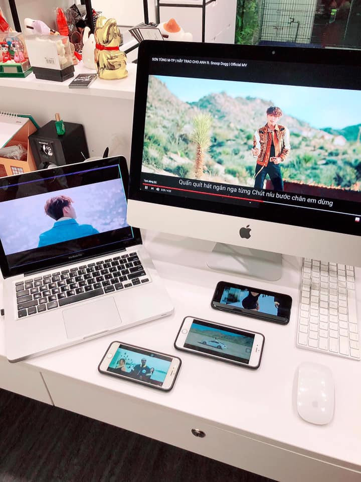  MV Hãy trao cho anh mới của Sơn Tung M-TP cũng không phải ngoại lệ khi các fan cũng làm đủ mọi hình thức để "cày view" cho "sếp".