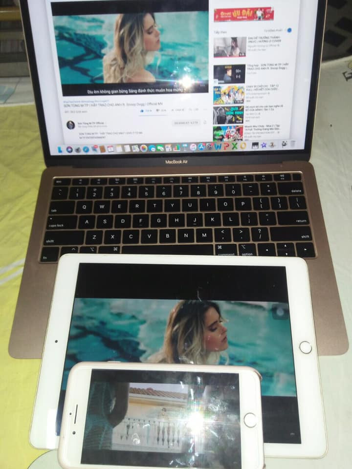 Dù bị chê khá nhiều về phần lời không nghe rõ nhưng ca khúc Hãy trao cho anh của Sơn Tùng M-TP vẫn thể hiện được sức ảnh hưởng của mình.