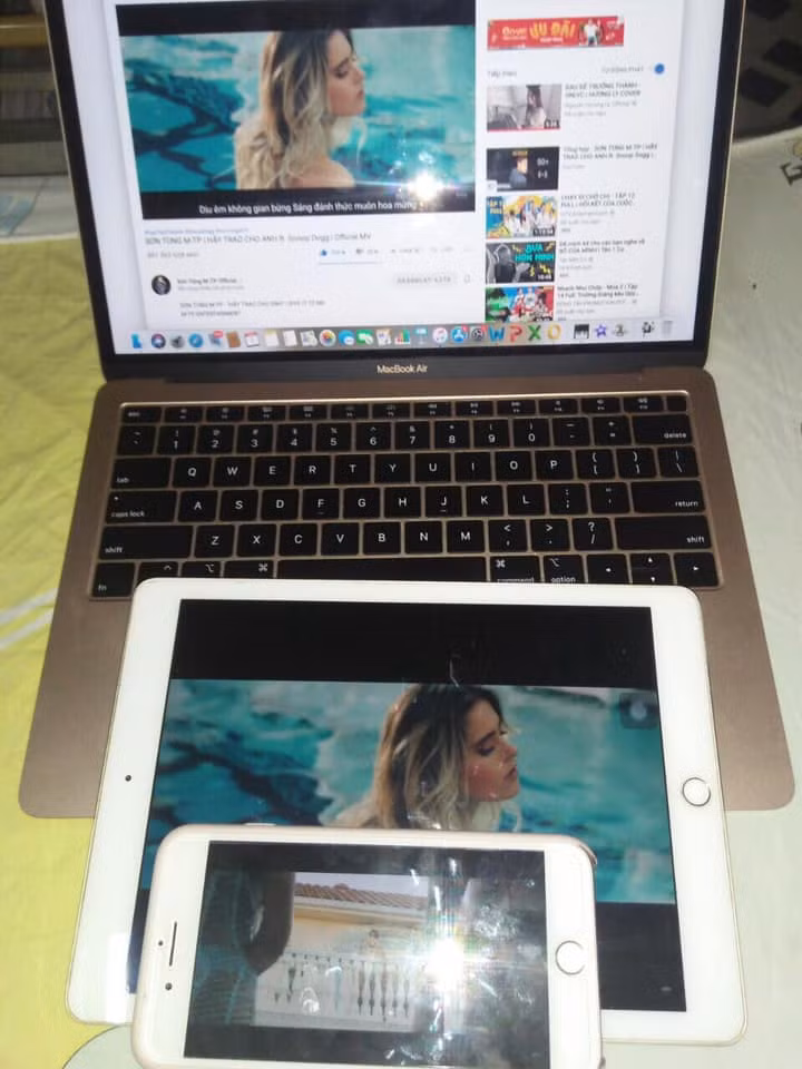 Dù bị chê khá nhiều về phần lời không nghe rõ nhưng ca khúc Hãy trao cho anh của Sơn Tùng M-TP vẫn thể hiện được sức ảnh hưởng của mình.