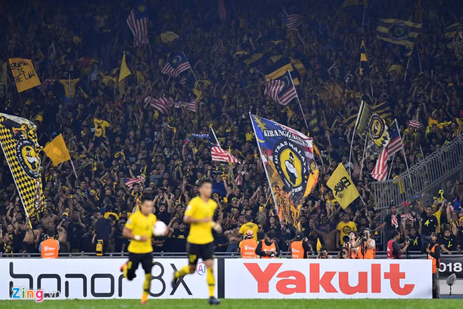 Hoa tren dat Malaysia, Viet Nam gianh loi the lon o luot ve