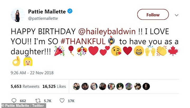 Bà Pattie Mallette - mẹ của Justin Bieber chia sẻ trên trang Instagram cá nhân, "Chúc mừng sinh nhật Hailey Baldwin!! Mẹ yêu con!! Mẹ rất mãn nguyện khi con trở thành con gái của mẹ".
