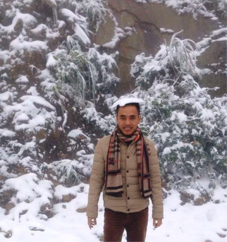 Để cho thông tin thêm đa chiều và chính xác, chính ông Mùa Dua Thái – Chủ tịch UBND xã Na Ngoi (huyện Kỳ Sơn, Nghệ An) cho biết, ông chưa nhận được thông tin trên. Khu vực ông đi làm cũng rất gần bản Buộc Mú nhưng chưa thấy có hiện tượng băng giá hay tuyết rơi.