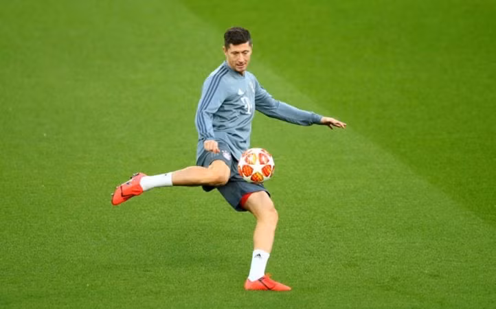 Cụ thể theo Sport Bild, Bayern Munich và Lewandowski sắp sửa ký tiếp một bản hợp đồng mới trong vài tuần tới. Thay vì giao kèo cũ có hiệu lực đến năm 2021, nhà ĐKVĐ Bundesliga muốn tiếp tục gắn bó lâu dài hơn với số 9 của mình.