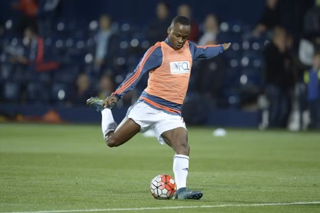 Tuy nhiên, chỉ bởi một cú điện thoại của Tottenham mùa hè năm 2015 đã khiến thế giới thay đổi với Berahino. Anh đã tìm mọi cách từ yêu cầu chuyển nhượng cho tới bỏ tập để được rời bỏ đội bóng đã làm nên tên tuổi của mình. Vị trí chính thức đã không giữ được, Berahino còn trở thành “cái gai” trong mắt CĐV bóng đá của West Brom.