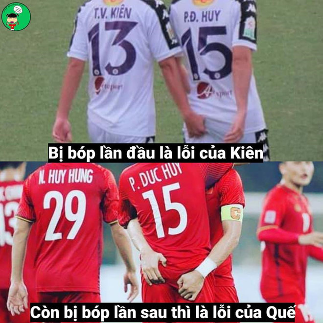 Hình ảnh tiền vệ Phạm Đức Huy bị đồng đội "động chạm vòng 3" khi ăn mừng chiến thắng lại được dân mạng đem ra chế ảnh với câu nói đang trở thành hot trend trên MXH.