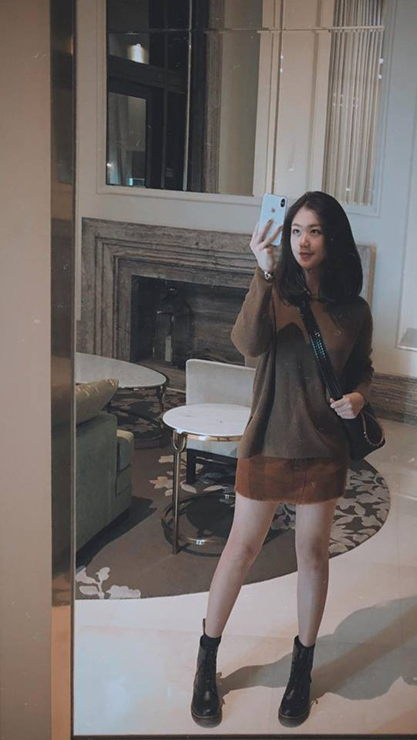 Chưa hết, cũng nhờ nghề tiếp viên, Nam Phương đã tìm được người bạn trai làm cùng ngành. Cặp đôi này được nhiều người nhận xét rất tương xứng về ngoại hình vì bạn trai Nam Phương cũng là một tiếp viên hàng không khá điển trai.