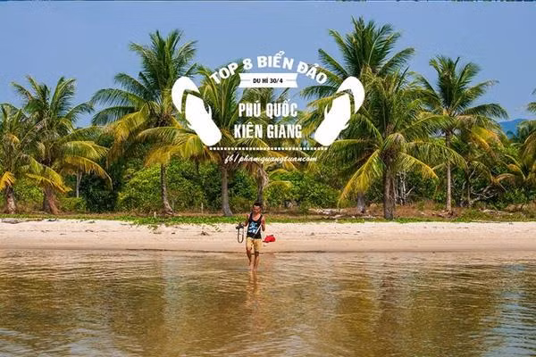 Ngoài ra, bạn có thể đi tàu từ Rạch Giá tới Phú Quốc. Tới nơi, bạn hãy thuê xe máy đi xung quanh các bãi biển nổi tiếng như Rạch Tràm, Bãi Sao, Bãi Dài... hoặc thuê cano để đi tham quan các đảo xung quanh. Ảnh sử dụng trong bài: Toidi.net.