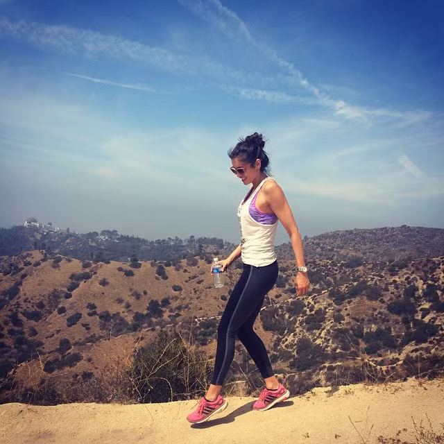 Sau khi chia tay với chồng cũ, Amra Silajdzic tiếp tục với sự nghiệp người mẫu của mình. Cô chăm chỉ tập luyện để lấy lại vóc dáng.