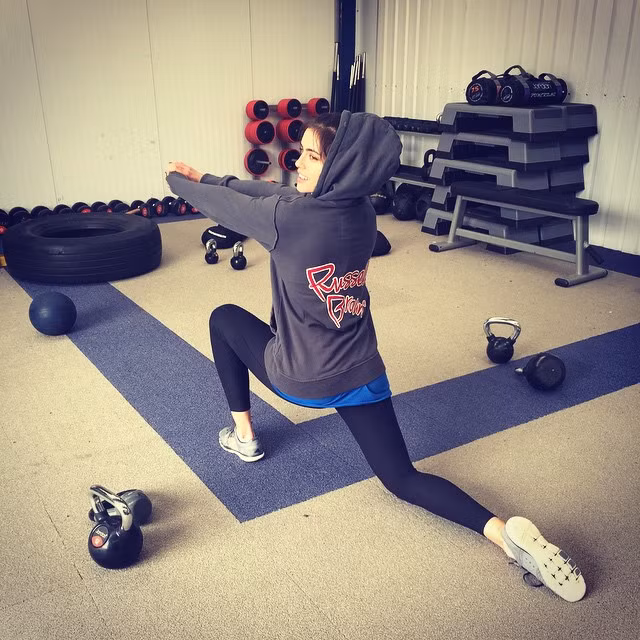 Silajdzicsở hữu nhan sắc mặn mà và thân hình đầy gợi cảm.