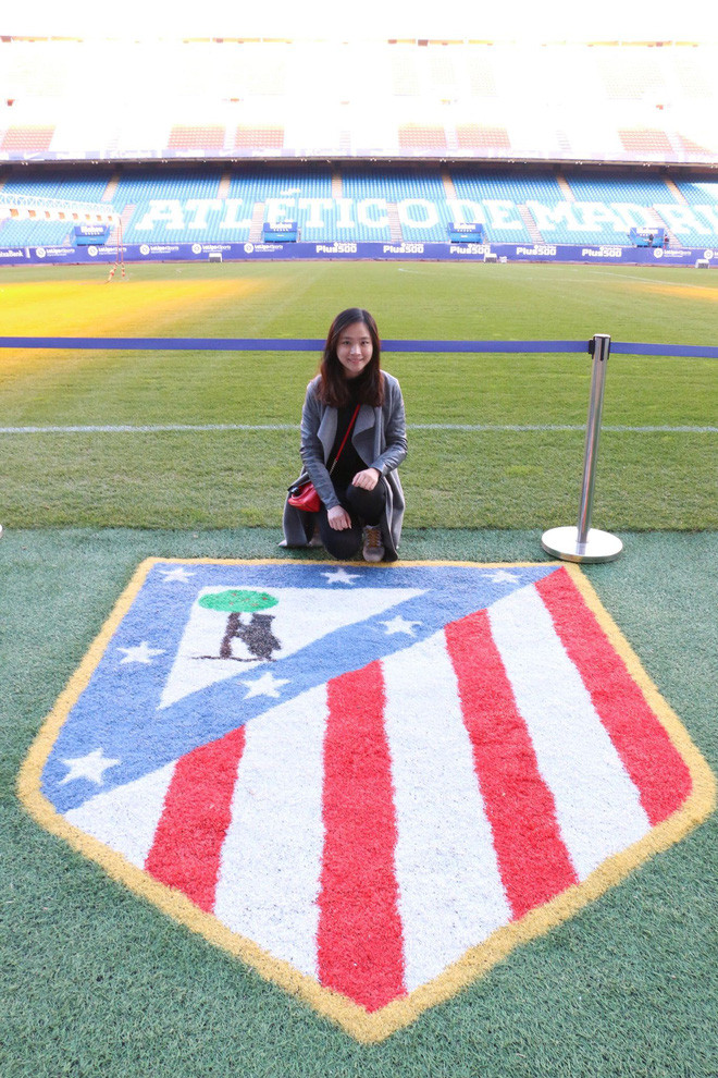 Là sinh viên, tiền có có hạn, nên sau đó Khánh Linh chỉ đi được 3 trận đấu nữa. Tuy vậy, cô luôn chọn những trận "đại chiến" để xem.