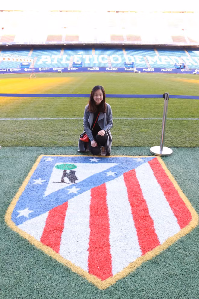 Là sinh viên, tiền có có hạn, nên sau đó Khánh Linh chỉ đi được 3 trận đấu nữa. Tuy vậy, cô luôn chọn những trận "đại chiến" để xem.