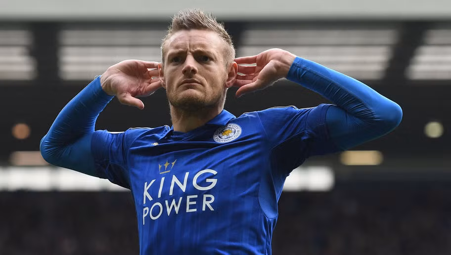 Everton gây sốc với Vardy: Mặc dù đã chi rất đậm trong hè này nhưng Everton chưa có ý định dừng lại. Theo Mirror, HLV Koeman đã thúc giục The Toffees chiêu mộ tiền đạo Jamie Vardy, người được định giá khoảng 40 triệu bảng. Ảnh: Mirror