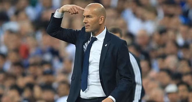 Zidane không cần tiền đạo mới. Trước báo giới, HLV Zidane khẳng định không cần chiêu mộ thêm tiền đạo trước khi kì chuyển nhượng mùa hè đóng cửa. Trong hè này, Real Madrid đã để Morata tới Chelsea. Ảnh: AS