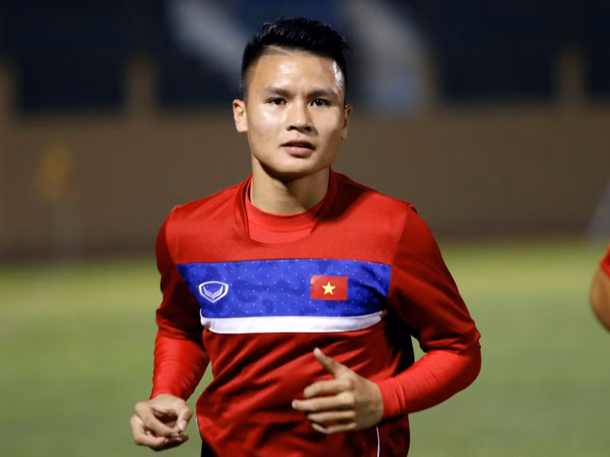 U23 Việt Nam năm nay nhiều khả năng sẽ được xây dựng xoay quanh ngôi sao Quang Hải. Sự cơ động của cầu thủ nhỏ con này khiến cho HLV Park dễ dàng xoay chiều chiến thuật của mình trong từng tình huống cụ thể.