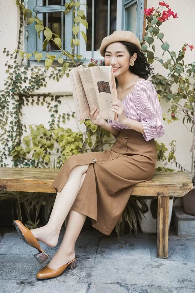 Về mẫu bạn trai lí tưởng người mẫu lookbook 9X cũng rất thoải mái chia sẻ rằng, trước đây luôn muốn người yêu đẹp trai như tài tử nhưng trưởng thành hơn thì chỉ cần một người có ngoại hình bình thường.