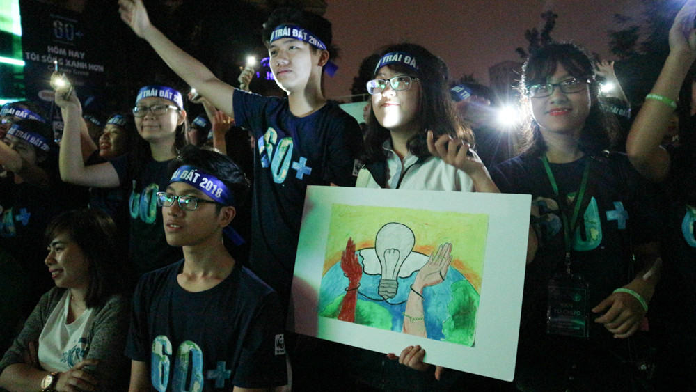 Với khẩu hiệu "Go more Green" - "Hôm nay tôi sống xanh" sự kiện Giờ Trái đất năm 2018 do Bộ Công Thương đồng hành đã có sức ảnh hưởng rộng lớn đến toàn bộ người dân trên khắp cả nước.