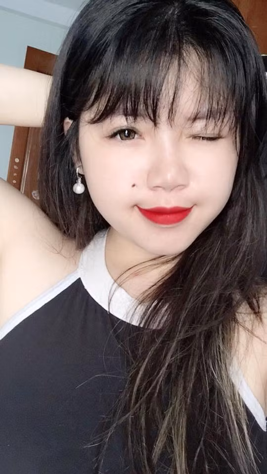 Nhận được thông báo điểm, nhiều bạn bè đã vào chúc mừng Thu Trang và hy vọng nữ sinh Hải Dương ngực khủng này sẽ đỗ vào cánh cửa Đại học.