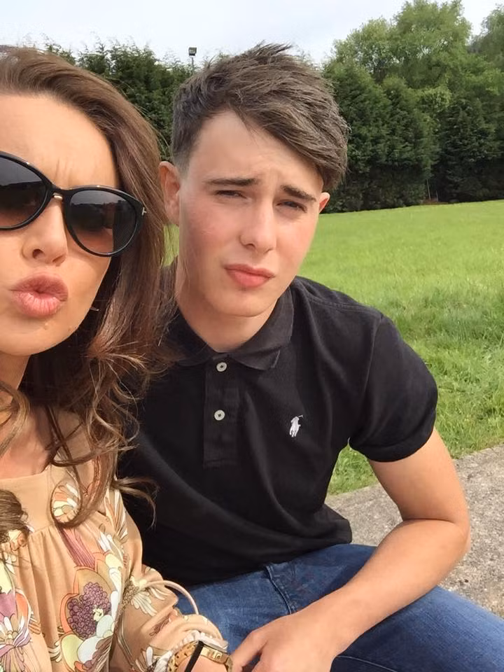 Lý do mà các bạn của Keiran Cable tổ chức "đám tang" này vì cậu ta đã bỏ bạn theo người yêu.