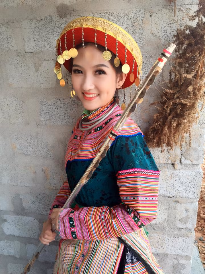 Nhưng khi nhắc đến việc là bản sao thì Mi Ngân cho rằng cô thực sự chỉ mong muốn mọi người nhìn nhận cô là chính cô chứ không muốn là bản sao của bất cứ ai và nhất là người nổi tiếng.