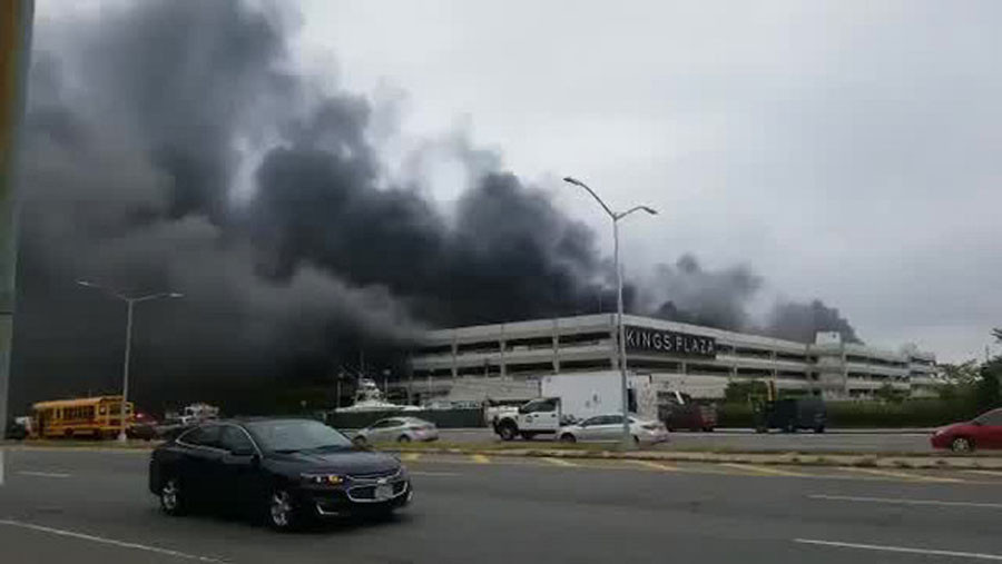 Chay bai do o to o My, 132 xe sang bi thieu rui