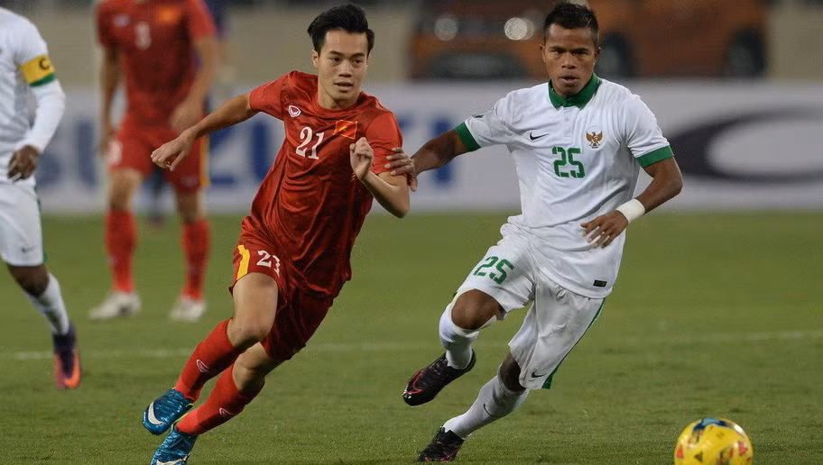 Văn Toàn là cầu thủ có tốc độ và độ quái khiến đối thủ luôn phải cảnh giác. Những pha thoát xuống phá bẫy việt vị sau những đường phất bóng dài của đồng đội chính là đặc sản mà cầu thủ của HAGL tặng cho đối thủ khi họ lơ là anh.