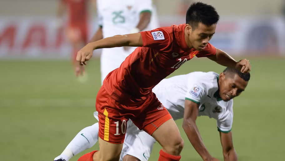 Giá trị của Văn Quyết được khẳng định qua thời gian, chính sự tinh quái trong cách chạy chỗ và những cú sút hiểm hóc khiến cầu thủ của Hà Nội T&amp;T gần như có chân chính thức trong đội hình của ĐT Việt Nam trong các đời HLV.