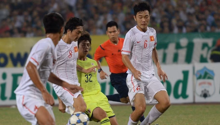 Ở vị trí tiền vệ sáng tạo, Xuân Trường là cái tên không thể thay thế. Cầu thủ đang thi đấu cho CLB Incheon United được ví như một viên ngọc quý của bóng đá Việt.