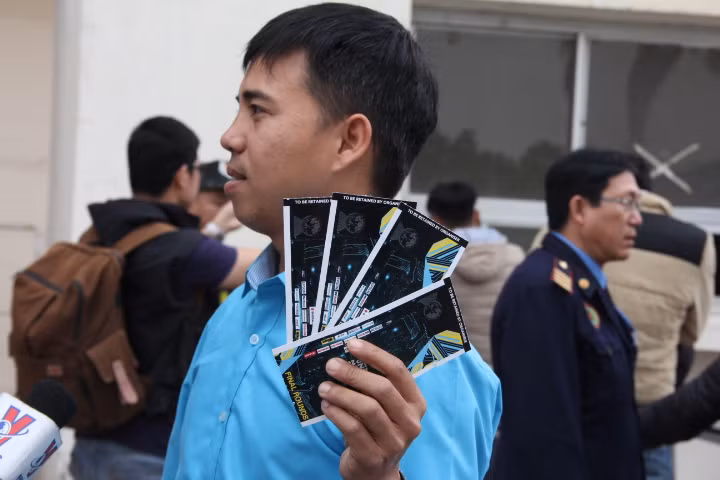 Những chiếc vé đầu tiên của trận bán kết lượt về AFF Cup 2016 giữa ĐT Việt Nam và ĐT Indonesia đã có chủ và tất cả đều hy vọng một chiến thắng cho đội chủ nhà.