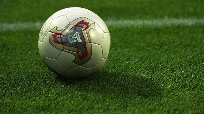 Fevernova là trái bóng thi đấu World Cup 2002 được tổ chức tại Nhật Bản và Hàn Quốc.