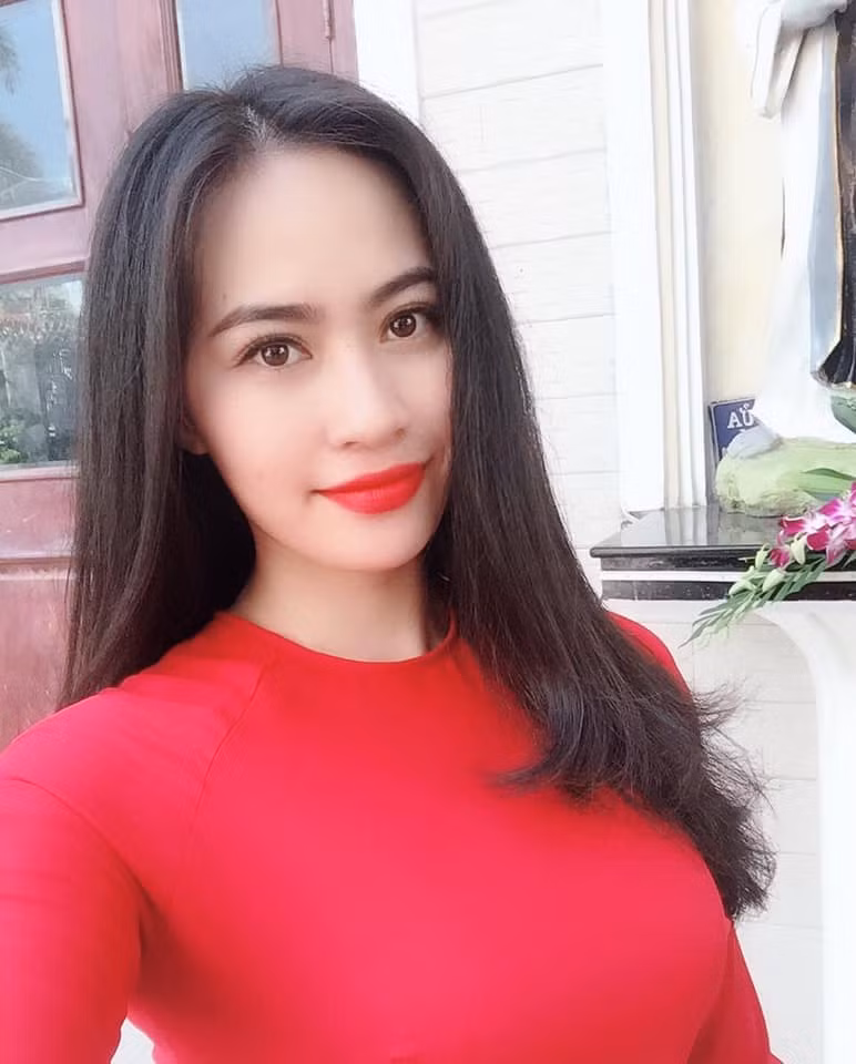 Dù đã phân tích hết các góc cạnh nhưng thực hư câu chuyện Quang Hải đang yêu ai, Nhật Lê hay lái "máy bay bà già" Thảo Mi vẫn là ẩn số.