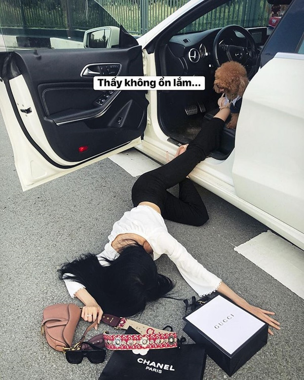 Sau hàng loạt trào lưu được hội con nhà giàu thế giới đưa ra, giới trẻ Việt mới đây đã cập nhật tới cách chụp ảnh được gọi bằng cái tên khá hay đó là "ngã sấp mặt".