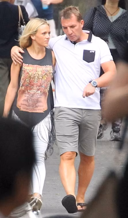 Vừa qua, sau khi bị CLB Liverpool sa thải vì thành tích bết bát thời gian đầu Premier League 2015/2016, HLV Brendan Rodgers có nhiều thời gian rảnh rỗi để dành cho cô bạn gái Charlotte Hind hơn.