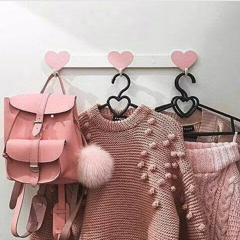 Những người thích màu hồng thì thường gây nên rắc rối vì việc giữ bí mật quá nhiều. những anh chàng thích màu hồng thường là những tay cua gái siêu hạng.