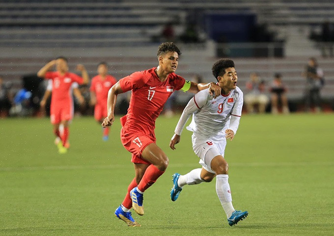U22 Việt Nam vừa có trận đấu vô cùng khó khăn trước U22 Singapore. Phải tới gần phút cuối cùng từ pha lập công của Đức Chinh, cánh cửa vào bán kết SEA Game 30 của thầy trò HLV Park Hang-seo mở toang.