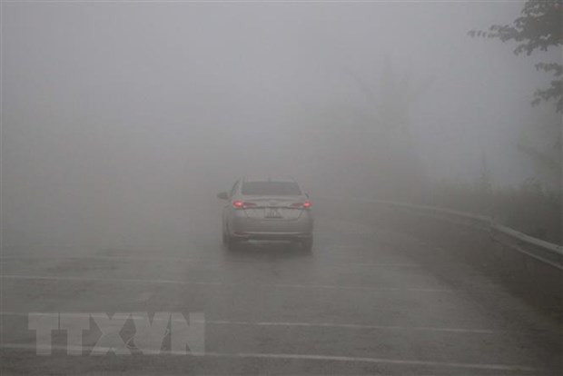 Khu vuc Bac Bo co mua nho, mua phun kem suong mu ngay 26/1