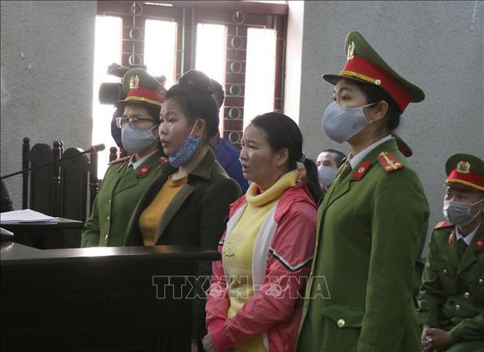 Vi sao bat ngo hoan phien toa xu me nu sinh giao ga?