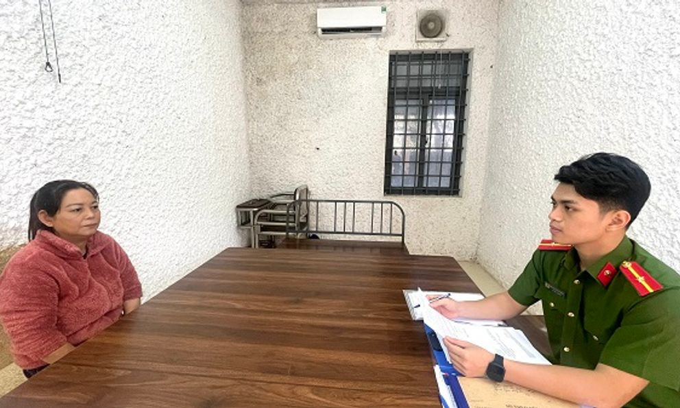 Di xin quan ao cu, tien tay trom hon 1,2 cay vang ​